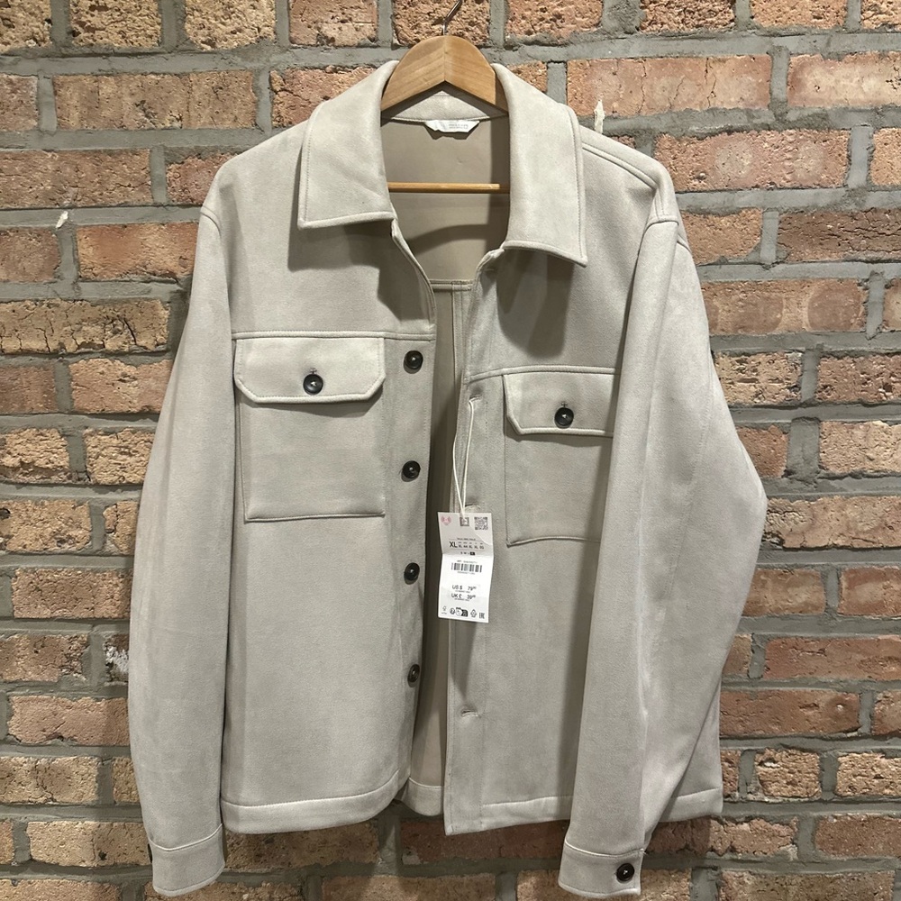 Woman’s Zara Button Up Light Jacket